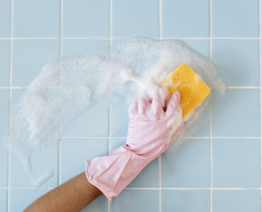 Come pulire le piastrelle del bagno